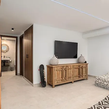 Ocean Beachside House With Pool 46