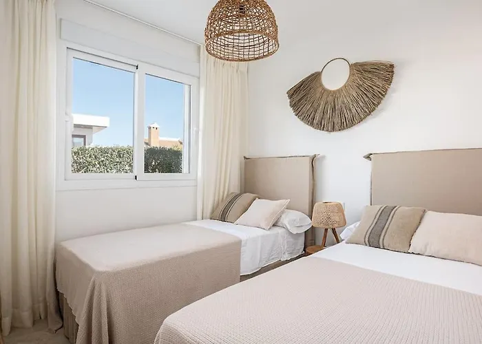 Ocean Beachside House With Pool 46 度假居 科尼尔-德拉弗龙特拉