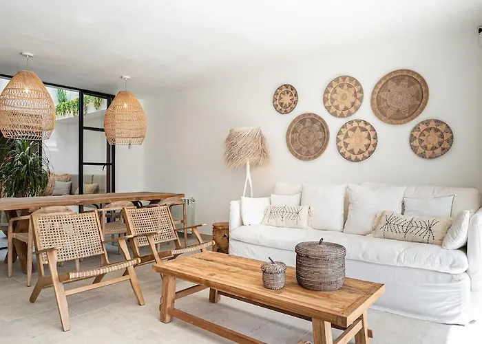 Ocean Beachside House With Pool 46