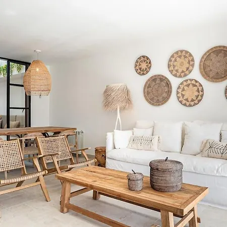 Ocean Beachside House With Pool 46