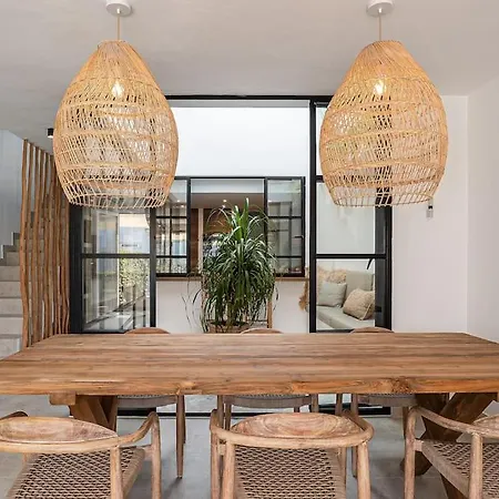 Сasa de vacaciones Ocean Beachside House With Pool