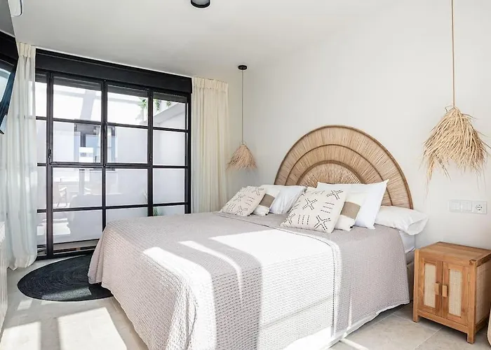 Ocean Beachside House With Pool 46 *