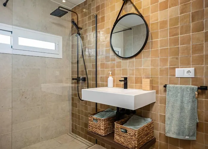 Ocean Beachside House With Pool 46 콘일데라프론테라