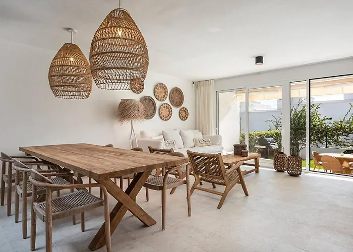 Ocean Beachside House With Pool 46 콘일데라프론테라