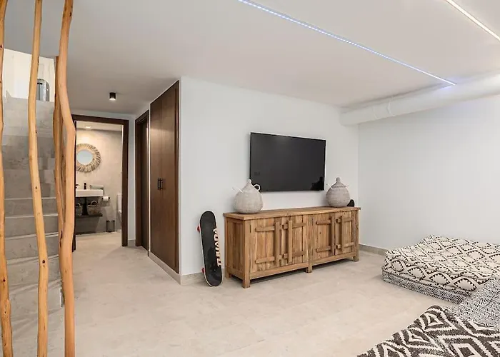 Ocean Beachside House With Pool 46